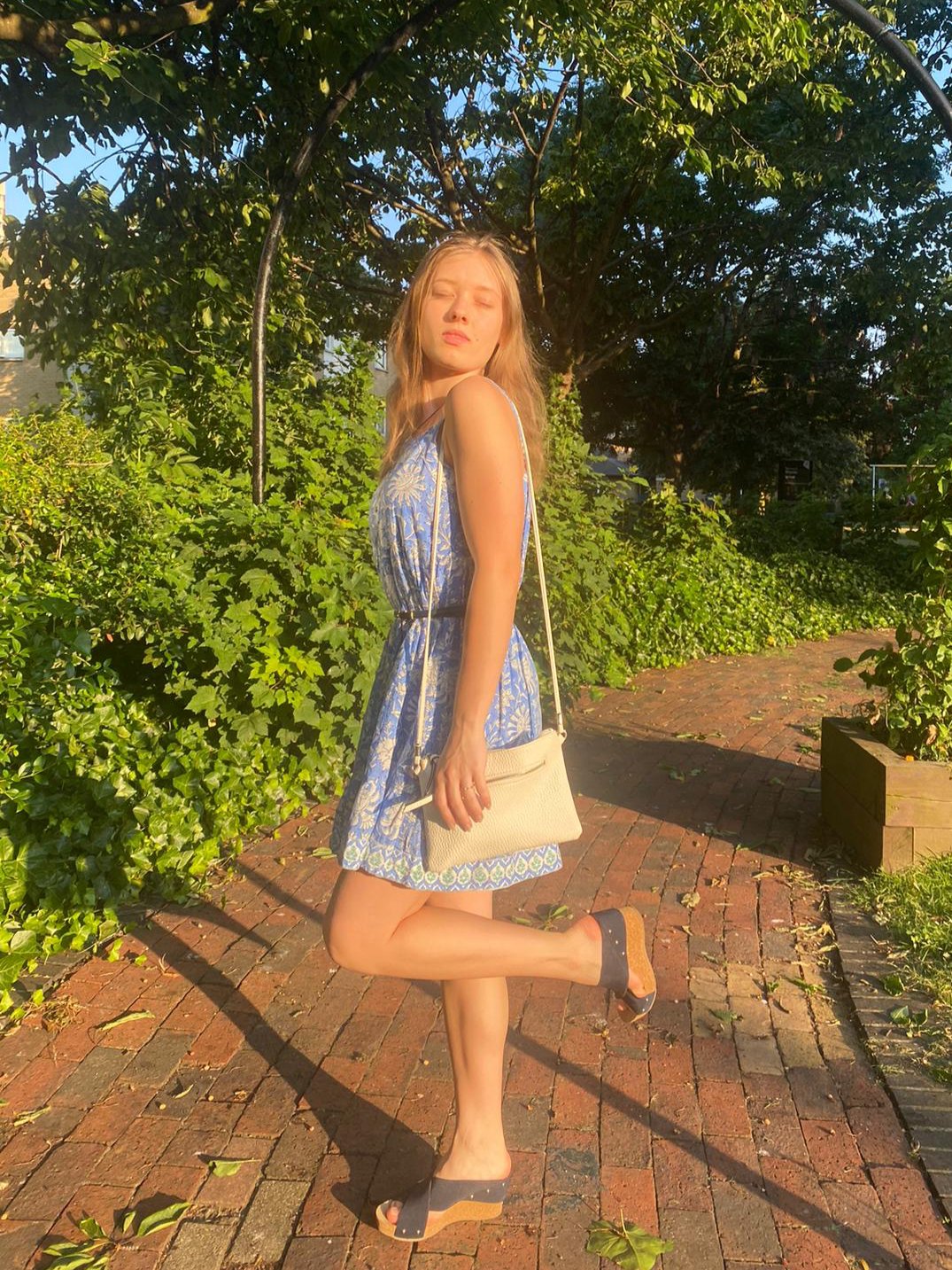 Neer - The Dress