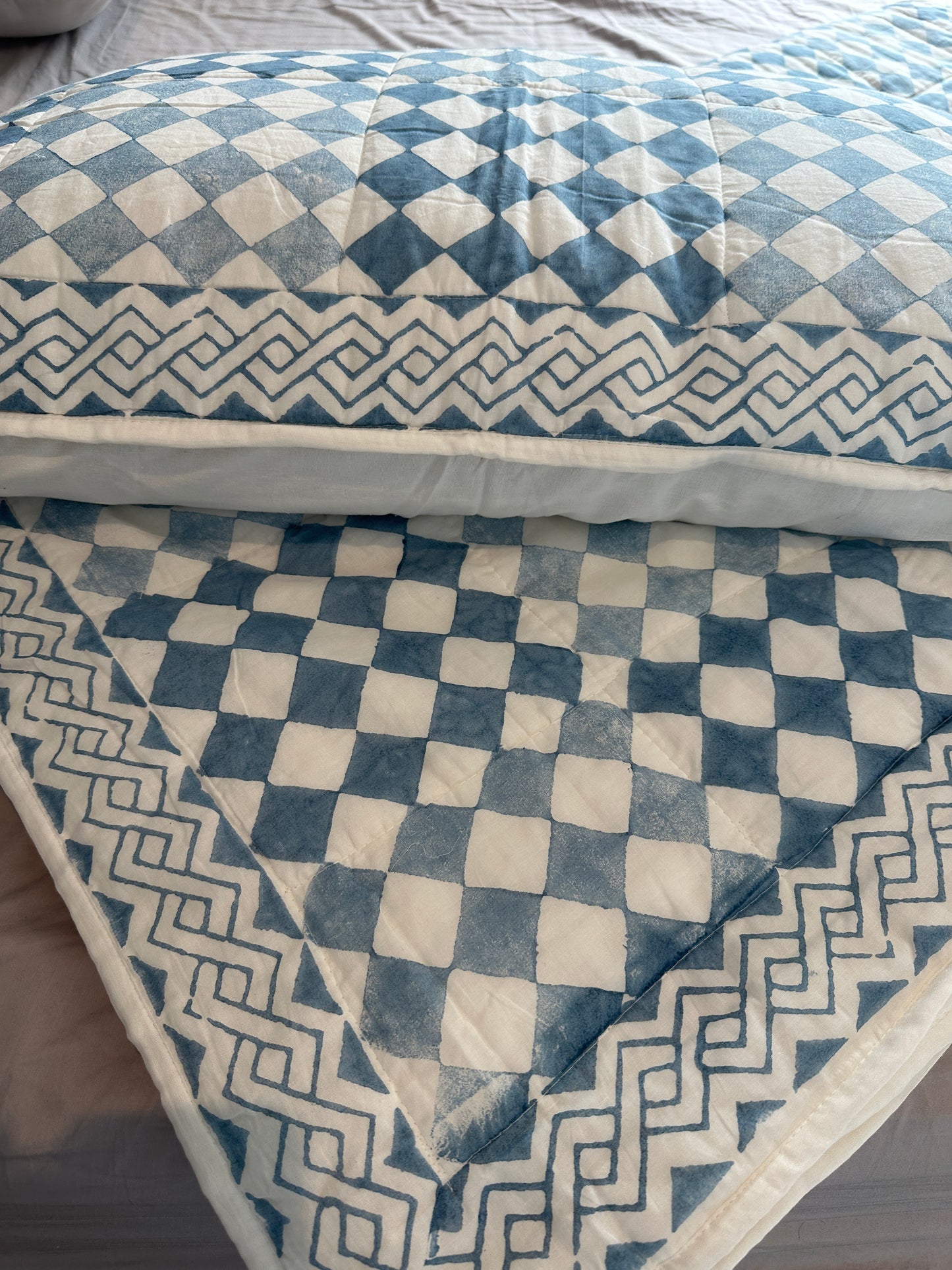 Geometric Quilted Luxury Bedcover - Premium Cotton