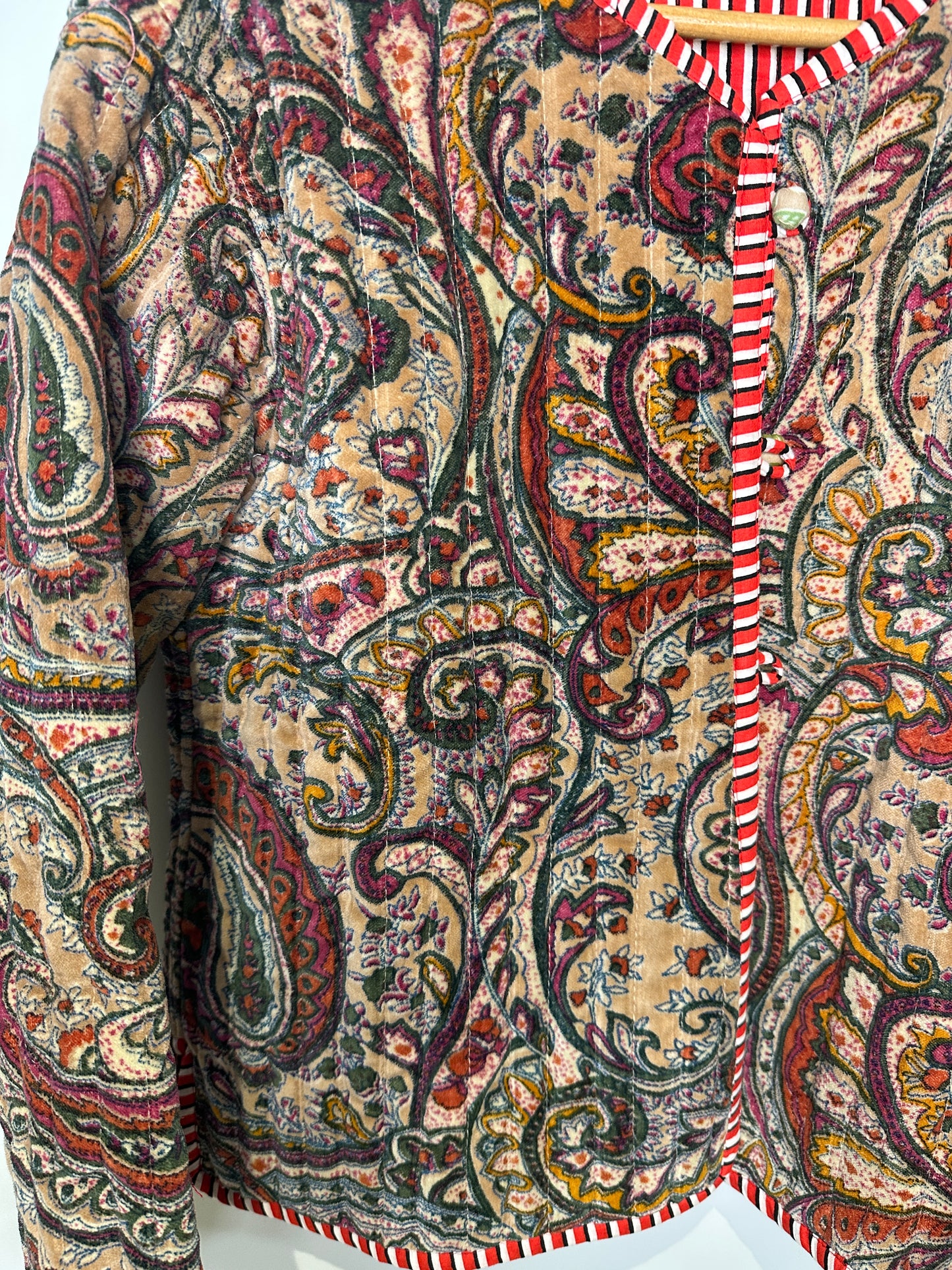 Beige Paisley - Short Quilted Velvet Jacket