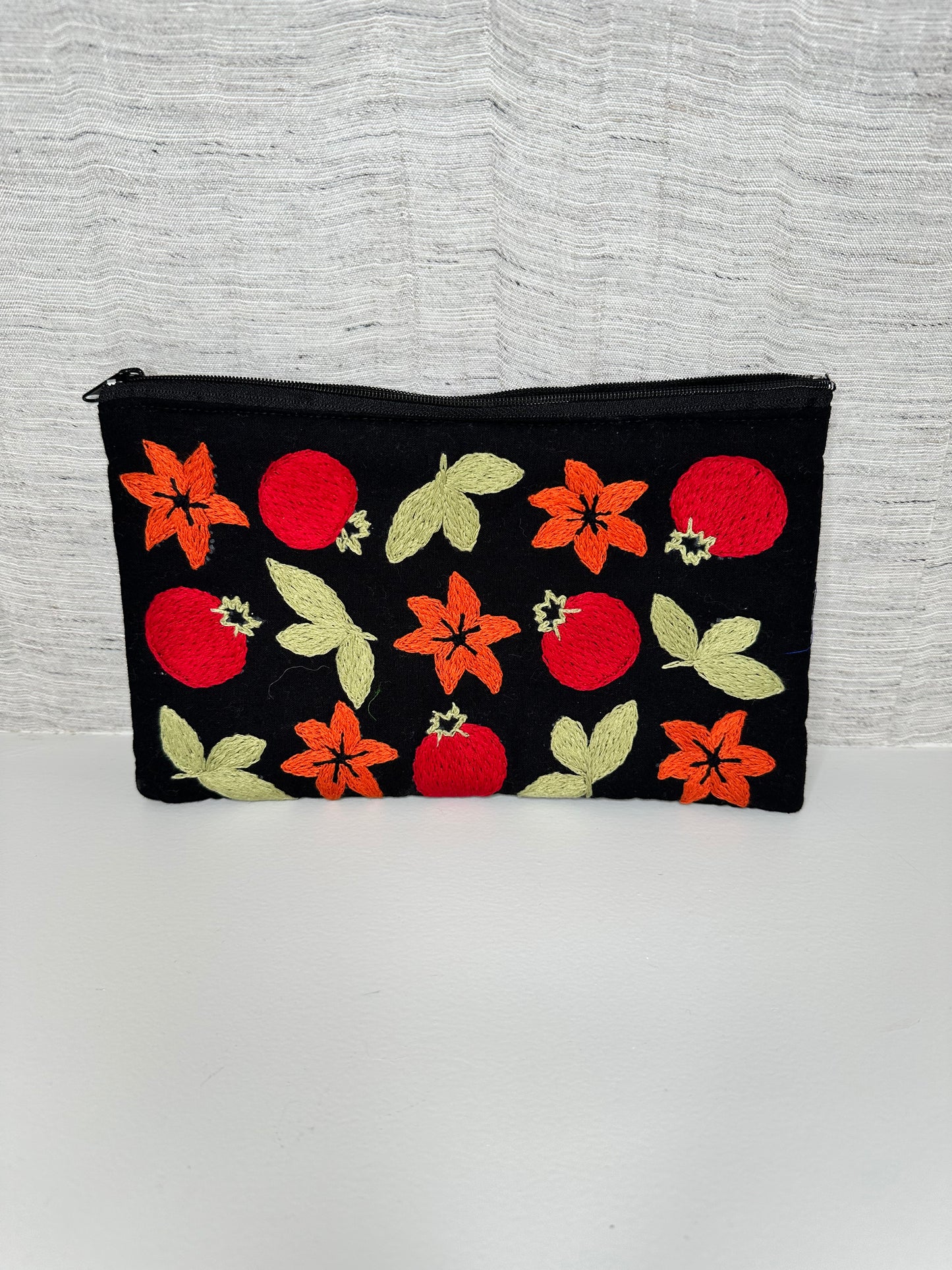 Tomatoes - Multipurpose Zipper Pouch