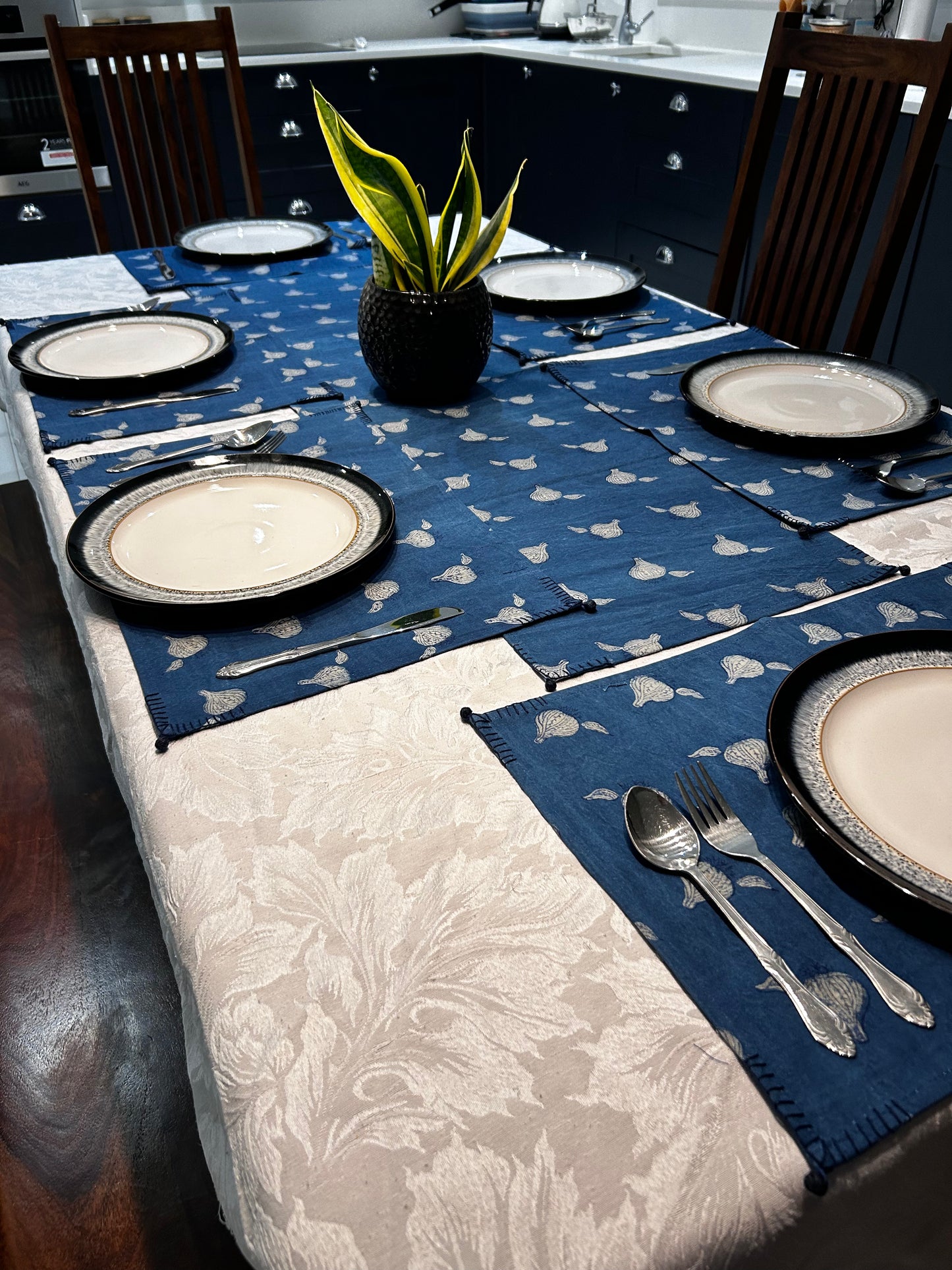 Table Mats Set - Garlic Pods