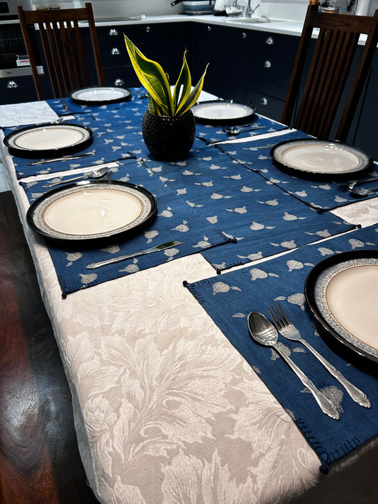 Table Mats Set - Garlic Pods