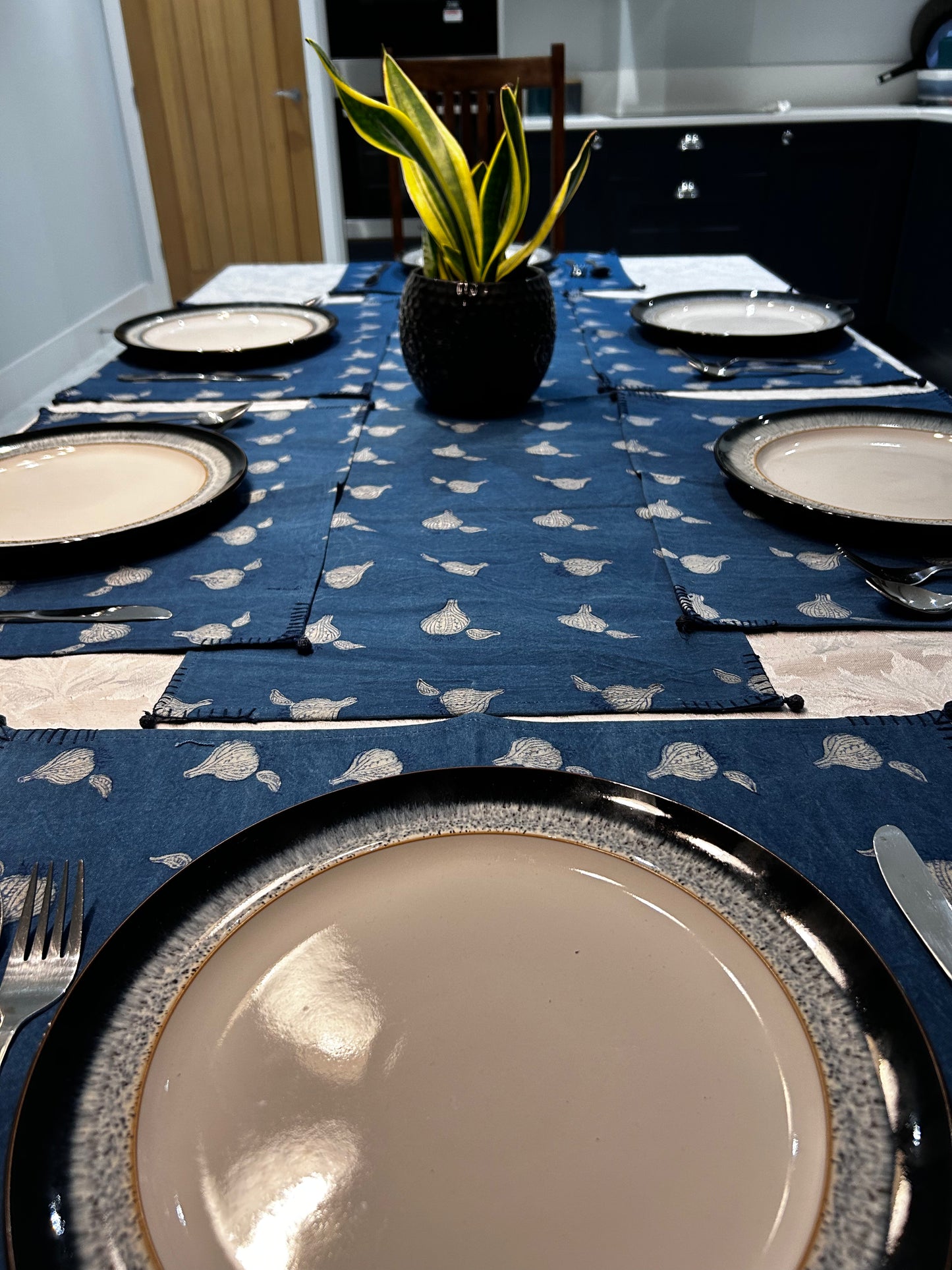 Table Runner - Garlic
