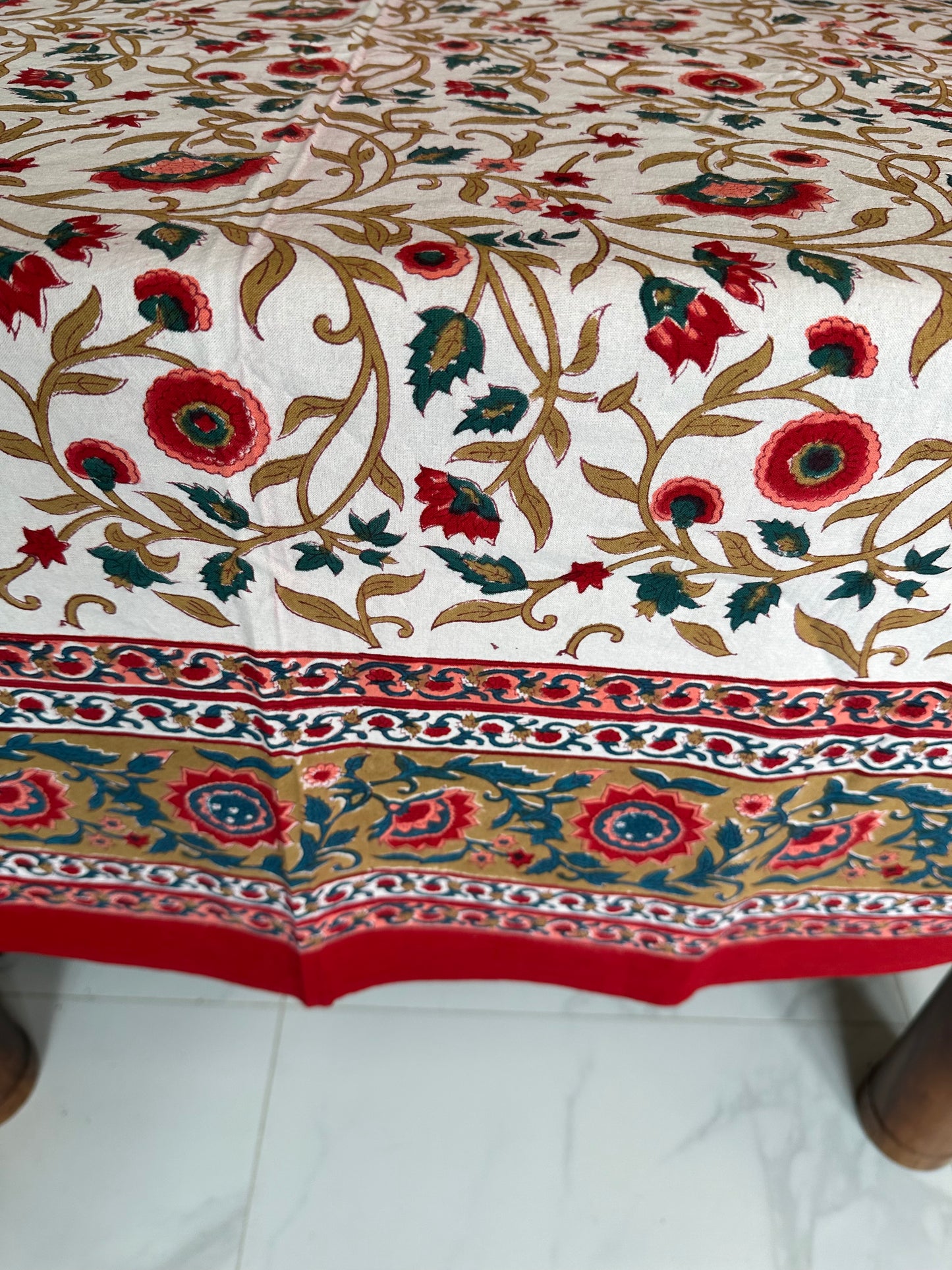 Crimson Bloom 8 Seater Tablecloth